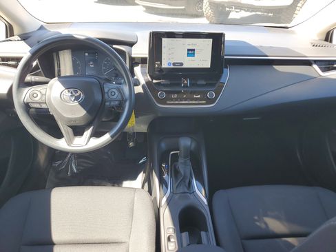Used 2025 Toyota Corolla LE image 14