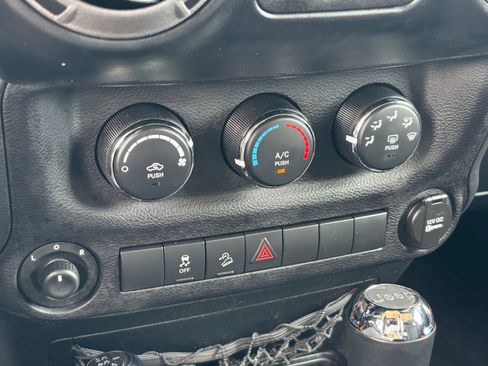 Used 2012 Jeep Wrangler Unlimited Sport AWD/4WD image 24