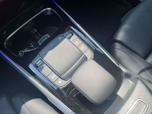 Certified 2023 Mercedes-Benz GLB 250 4MATIC image 28