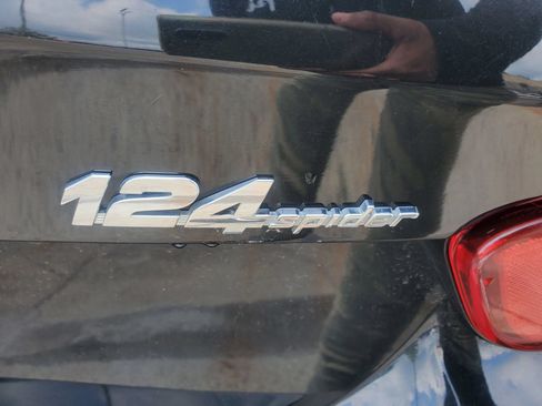 Used 2017 FIAT 124 Spider Abarth RWD image 10