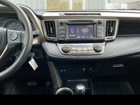 Used 2014 Toyota RAV4 XLE FWD image 4