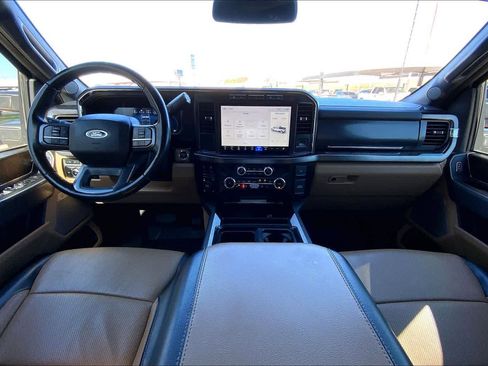 Used 2023 Ford F250 Lariat w/ Chrome Package image 16