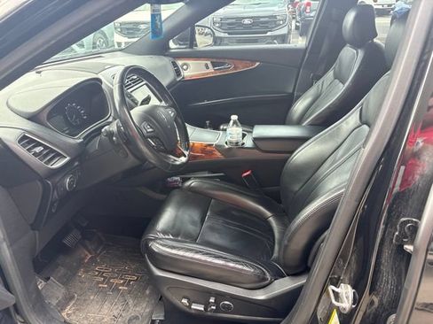 Used 2016 Lincoln MKX Reserve w/ Luxury Package AWD/4WD image 4
