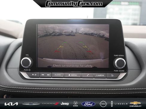 Used 2023 Nissan Rogue SV w/ SV Premium Package image 16