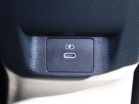 Used 2025 Nissan Versa SV FWD image 21