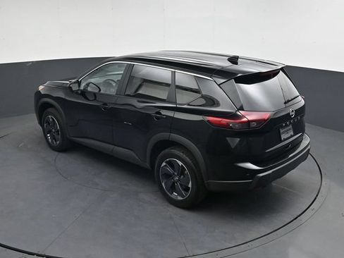Used 2025 Nissan Rogue SV FWD image 29