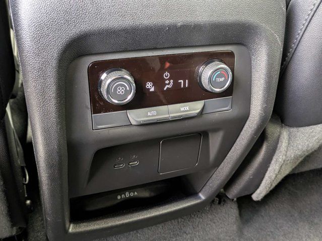 Used 2025 Chevrolet Traverse LT FWD image 16