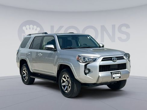Used 2024 Toyota 4Runner TRD Off-Road Premium AWD/4WD image 10