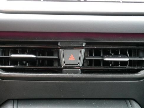 Certified 2026 Volkswagen Tiguan SE AWD/4WD image 31