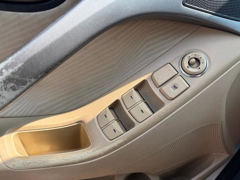 Used 2013 Hyundai Elantra GLS w/ Preferred Pkg image 38