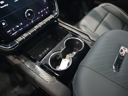 New 2026 GMC Yukon XL AT4 w/ AT4 Premium Plus Package AWD/4WD image 21