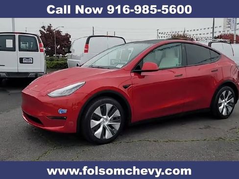 Used 2021 Tesla Model Y Long Range image 5