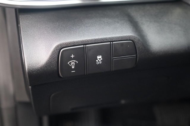 Used 2025 Hyundai Elantra SEL FWD image 11