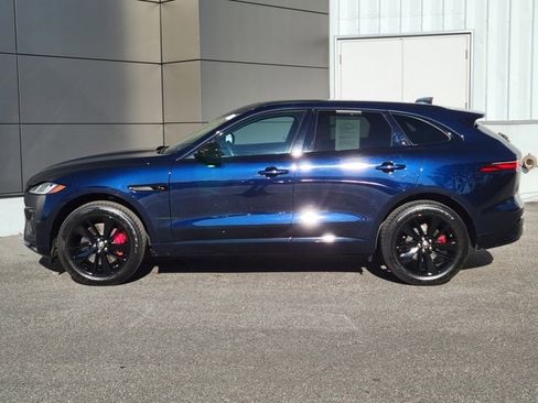 Used 2025 Jaguar F-PACE R-Dynamic S image 2