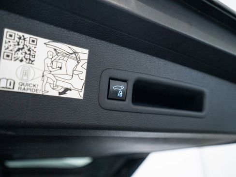 Used 2024 Toyota Sienna XLE image 44