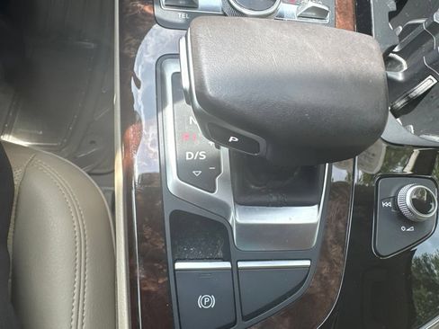 Used 2017 Audi Q7 3.0T Prestige AWD/4WD image 18