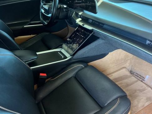 Used 2024 Lucid Air Touring AWD/4WD image 17