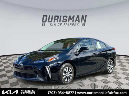 Used 2022 Toyota Prius XLE image 2