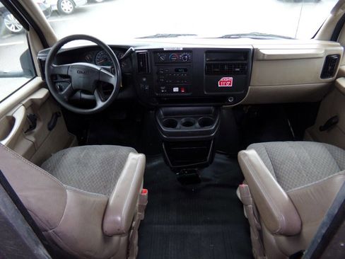 Used 2007 GMC Savana 3500 image 28