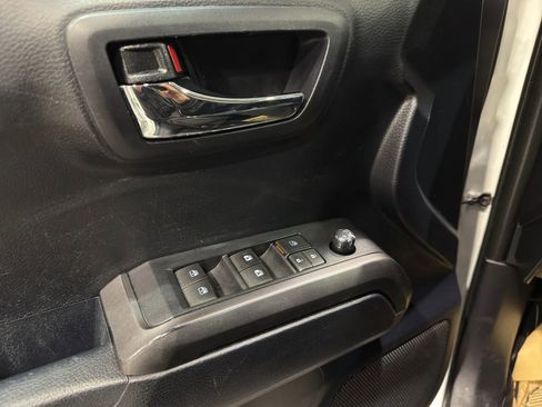 Used 2018 Toyota Tacoma TRD Pro image 15