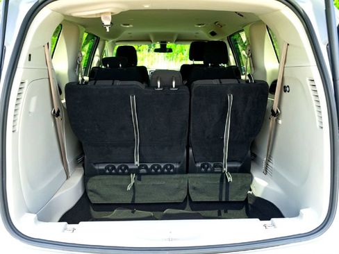 Used 2022 Chrysler Voyager LX FWD image 27
