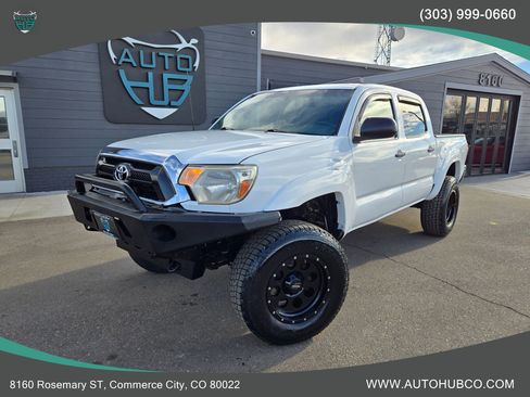 Used 2015 Toyota Tacoma 4x4 Double Cab w/ SR5 Package image 1