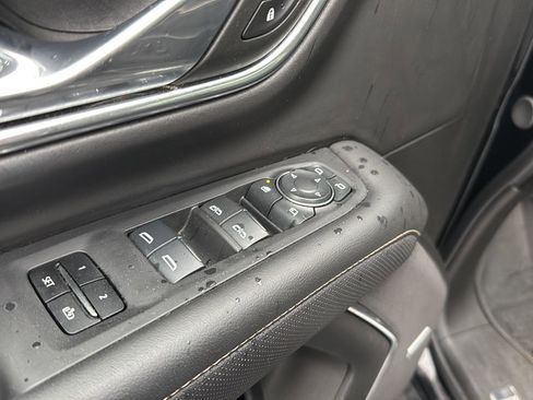 Used 2024 Chevrolet Tahoe Premier image 30