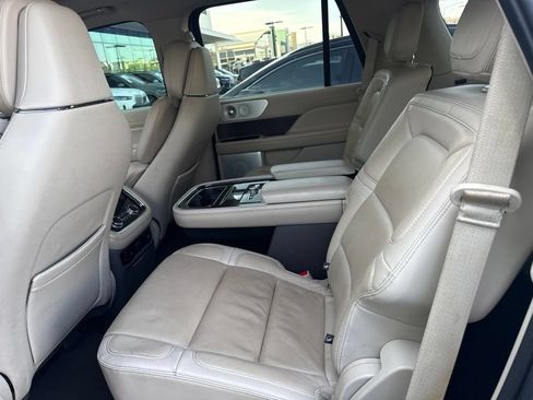 Used 2021 Lincoln Navigator Reserve AWD/4WD image 8