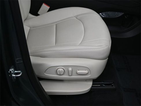 Used 2022 Buick Enclave Essence w/ Trailering Package, 5000 lbs. image 17