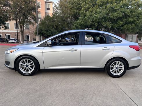Used 2018 Ford Focus SE image 4