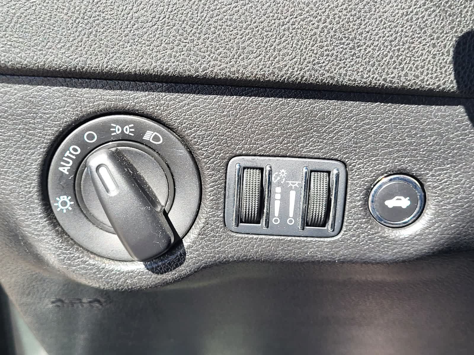Used 2023 Dodge Charger SXT RWD image 29