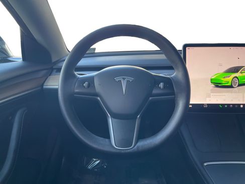 Used 2022 Tesla Model 3 Standard Range RWD image 12