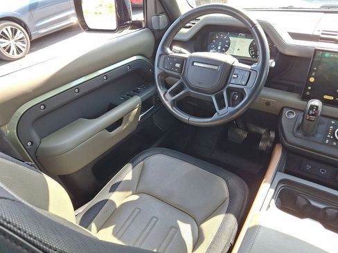Used 2022 Land Rover Defender 110 X-Dynamic HSE AWD/4WD image 15