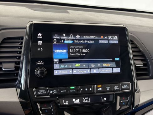 Used 2024 Honda Odyssey Touring image 17