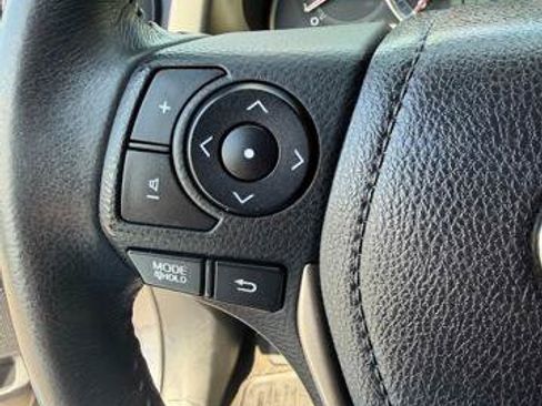 Used 2014 Toyota RAV4 Limited w/ Technology Package AWD/4WD image 20