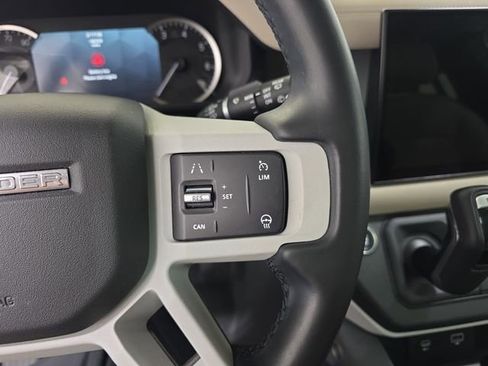 Used 2023 Land Rover Defender 130 SE image 18