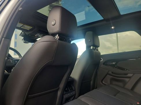 Used 2025 Land Rover Range Rover Evoque S image 22
