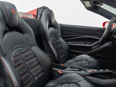 Used 2022 Ferrari F8 Tributo image 53