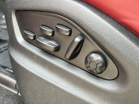 Certified 2022 Porsche Cayenne Coupe image 32