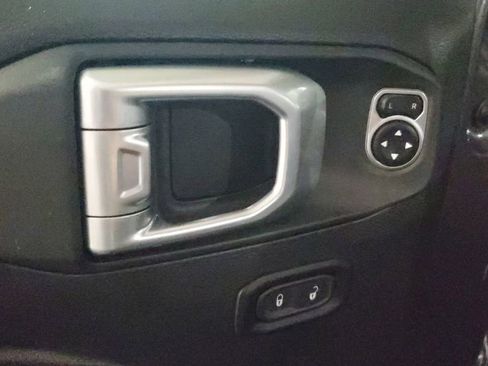 Used 2025 Jeep Gladiator Sport image 20