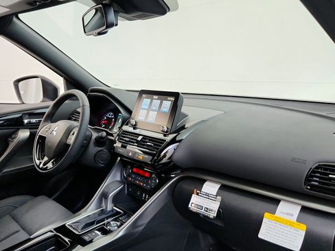 Used 2025 Mitsubishi Eclipse Cross AWD image 30