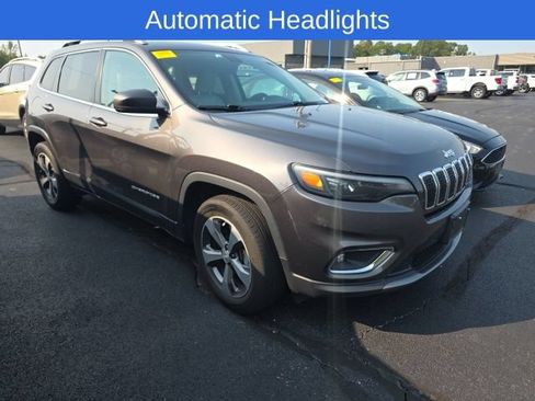 Used 2019 Jeep Cherokee Limited AWD/4WD image 3