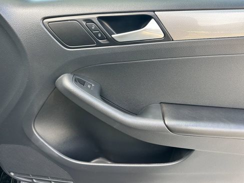 Used 2015 Volkswagen Jetta SE FWD image 15