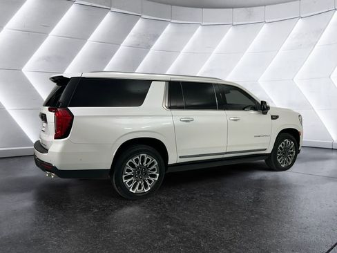 Used 2023 GMC Yukon XL Denali Ultimate image 4