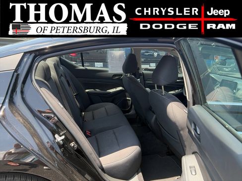 Used 2025 Nissan Altima 2.5 SV FWD image 23