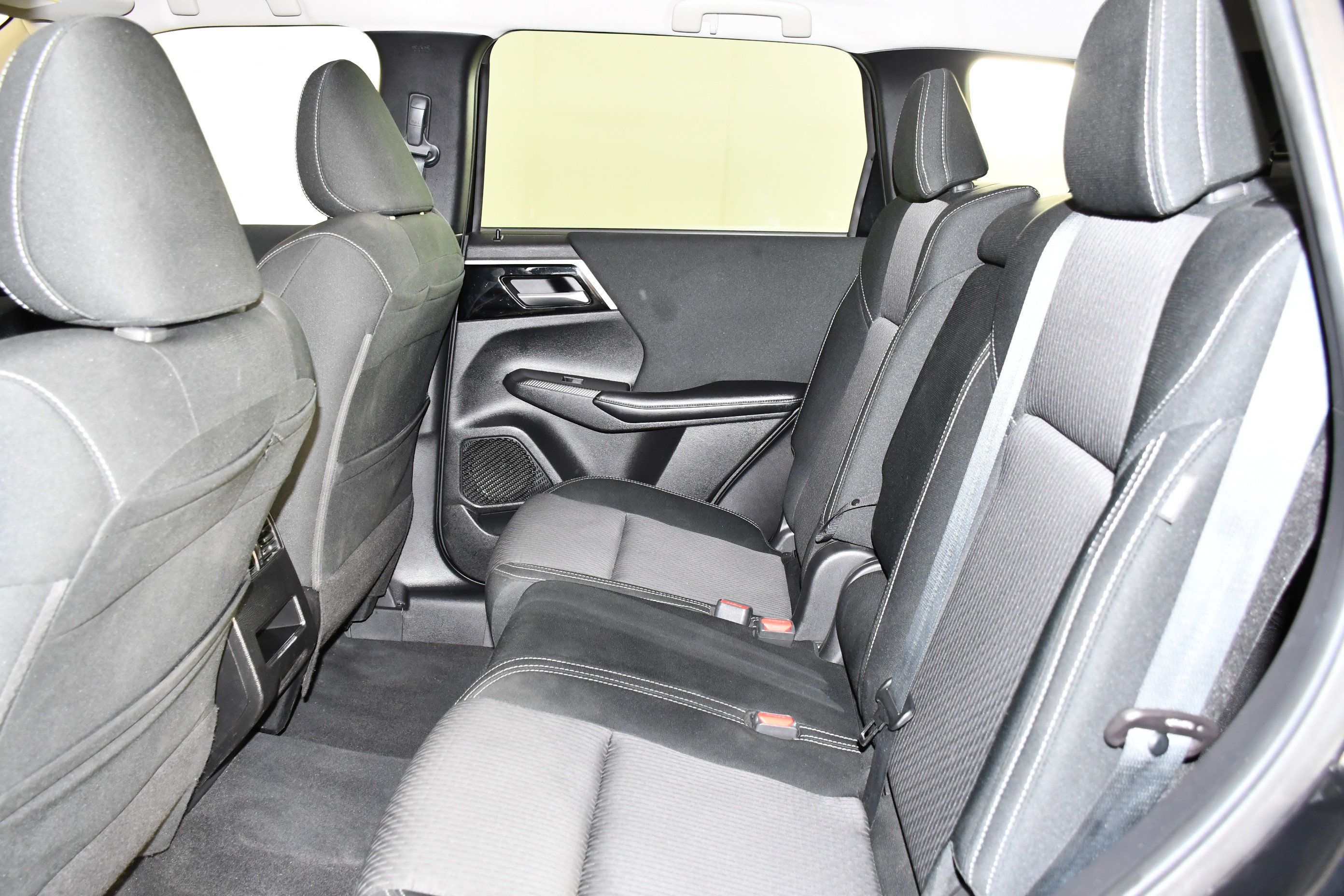 Used 2022 Mitsubishi Outlander ES AWD/4WD image 28