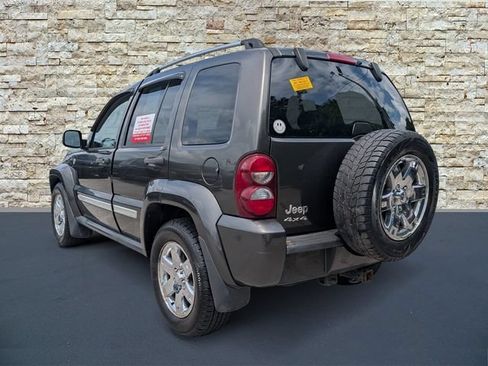 Used 2005 Jeep Liberty Limited AWD/4WD image 4