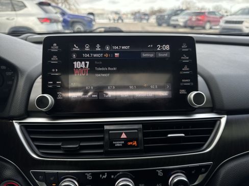 Used 2019 Honda Accord Touring image 13