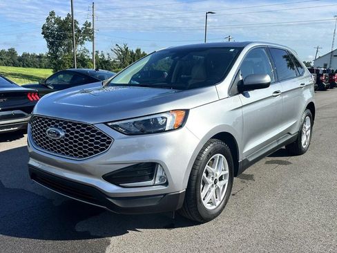Used 2023 Ford Edge SEL w/ Convenience Package AWD/4WD image 4