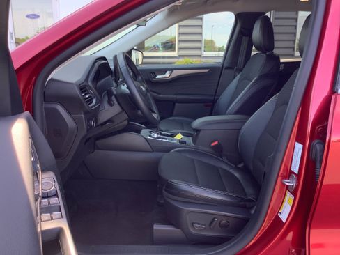 Used 2025 Ford Escape SE FWD image 7
